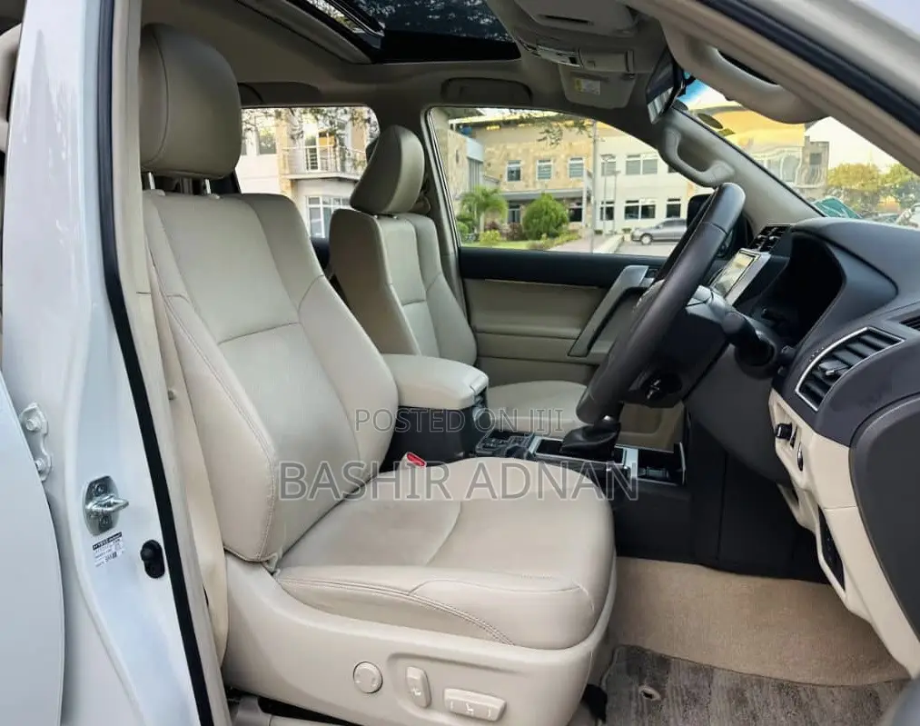 Toyota Land Cruiser Prado 2.7 2023 White