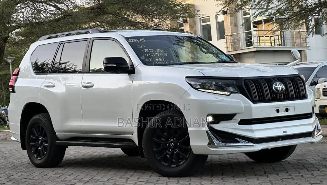 Toyota Land Cruiser Prado 2.7 2023 White