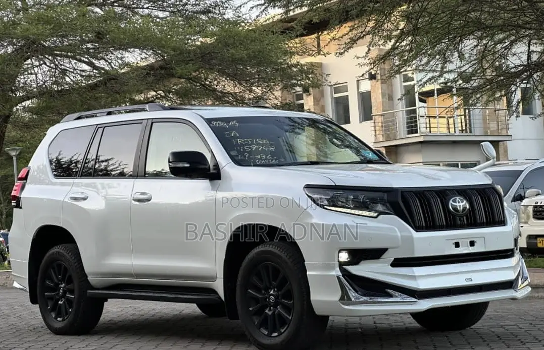 Toyota Land Cruiser Prado 2.7 2023 White