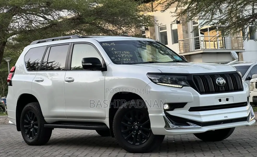 Toyota Land Cruiser Prado 2.7 2023 White