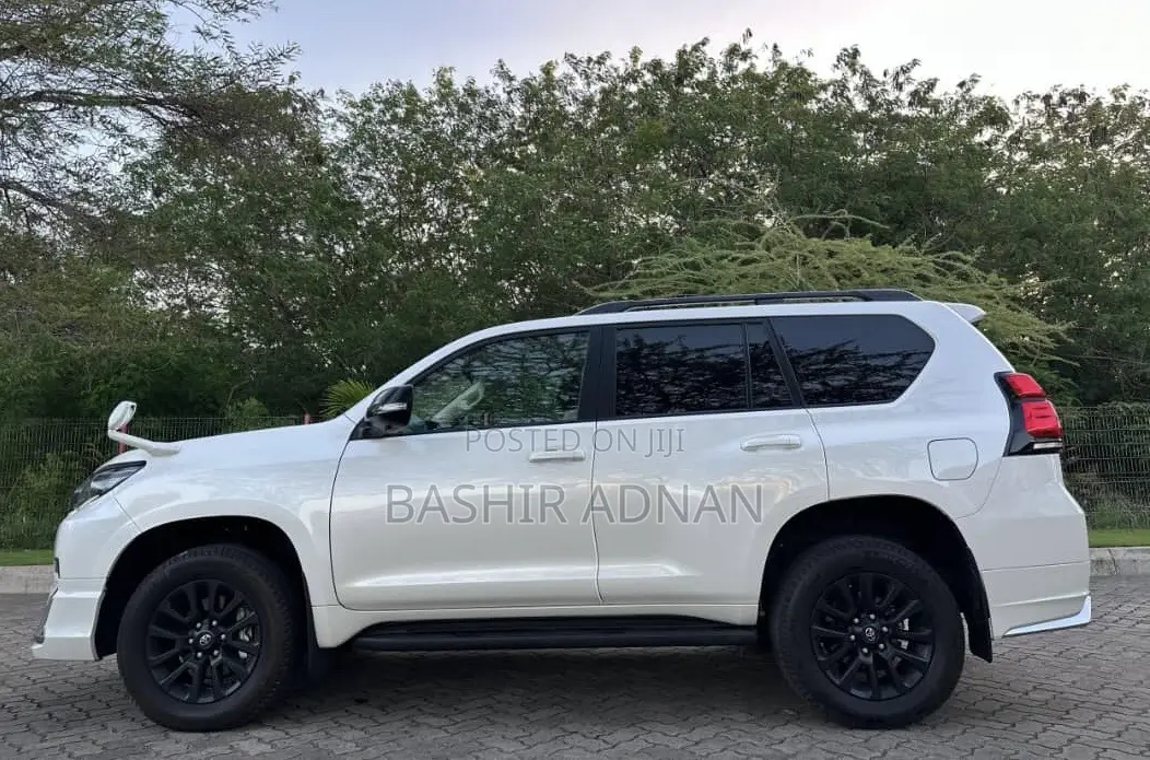 Toyota Land Cruiser Prado 2.7 2023 White