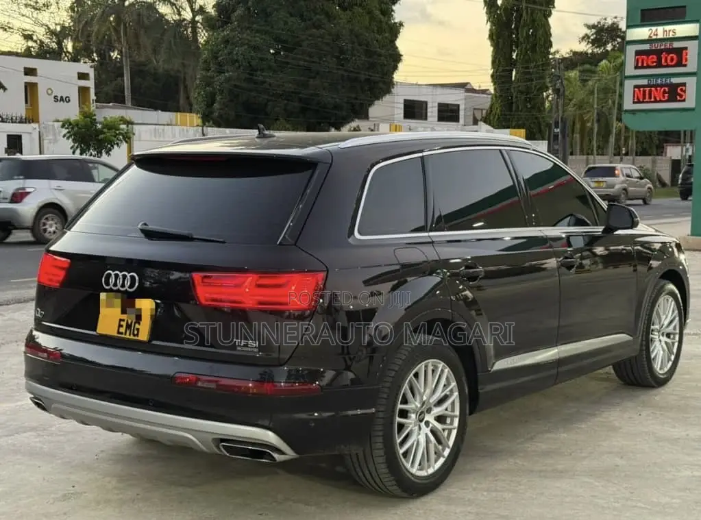 Audi Q7 2018 Black