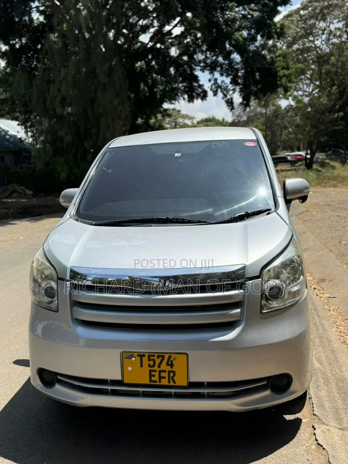 Toyota Noah 2009 Silver