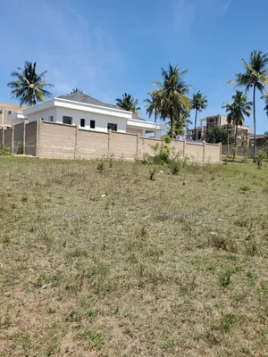 Plot Area SQM 812 for Sale at Madale Flamingo