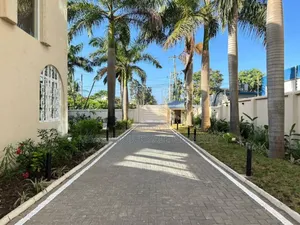 15bdrm House in Regent Estate, Kinondoni for sale