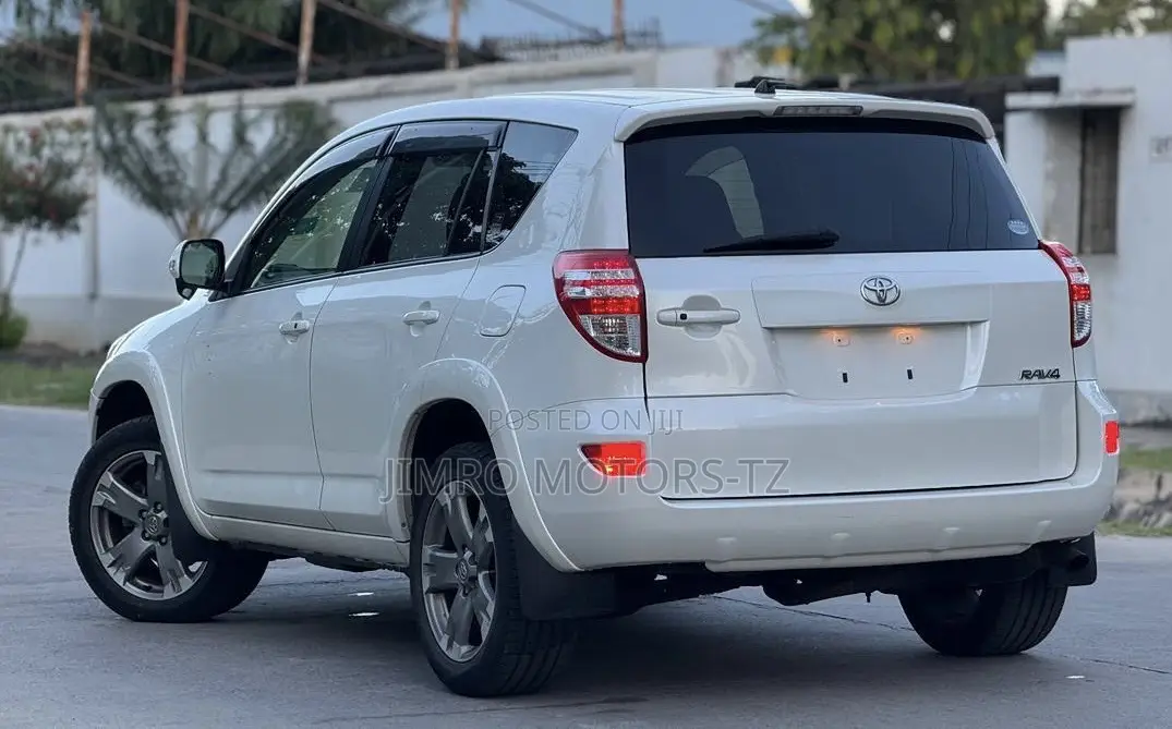 Toyota RAV4 2013 White