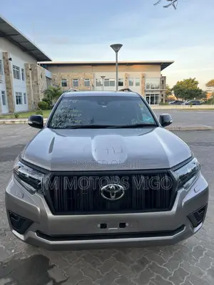 Toyota Land Cruiser Prado 2023 Gray