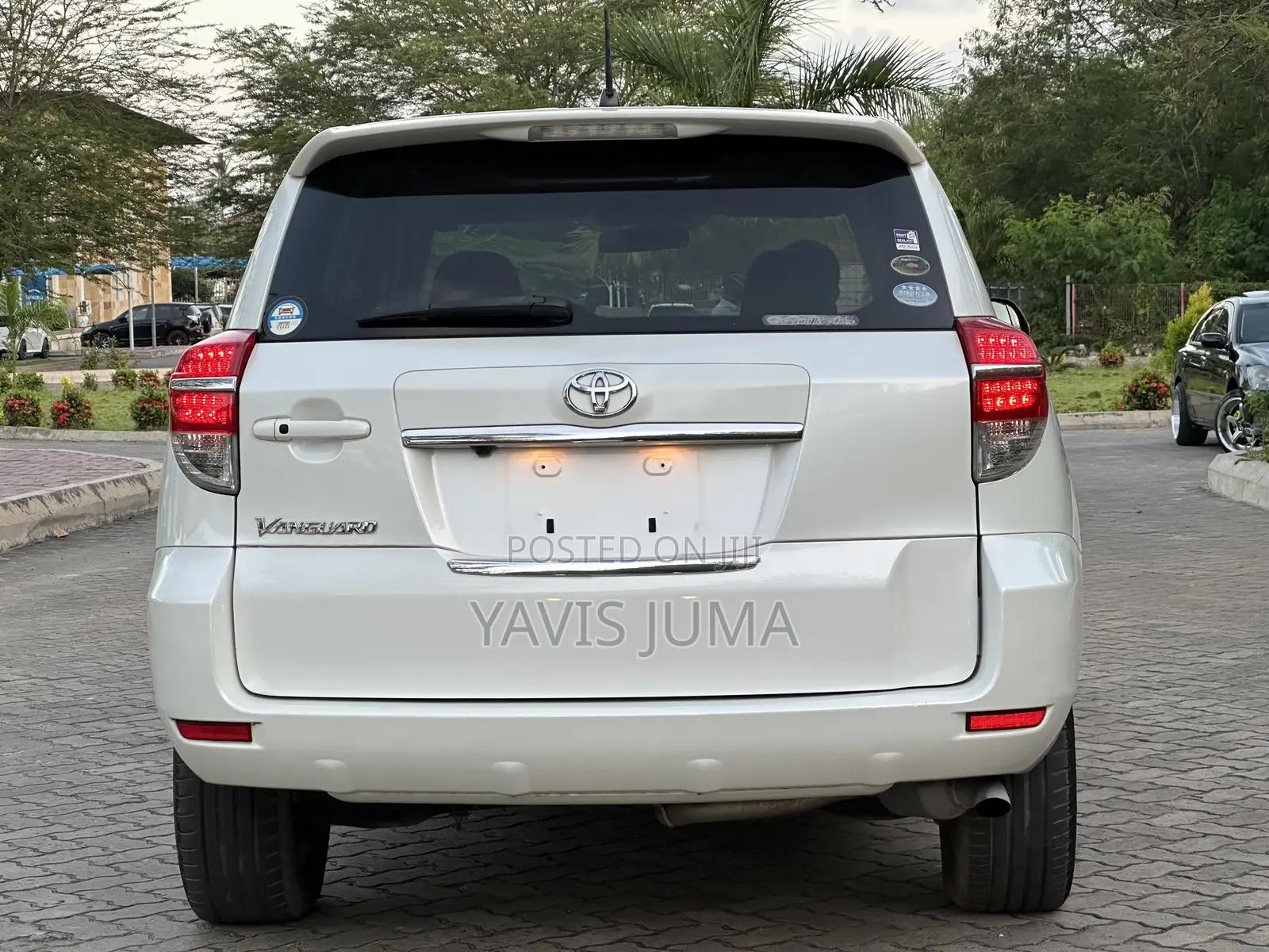 Toyota Vanguard 2009 White