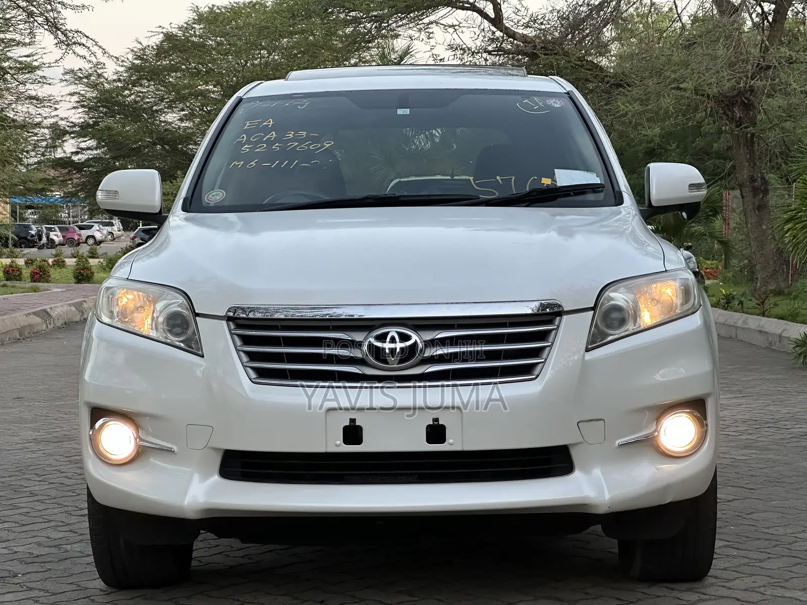 Toyota Vanguard 2009 White