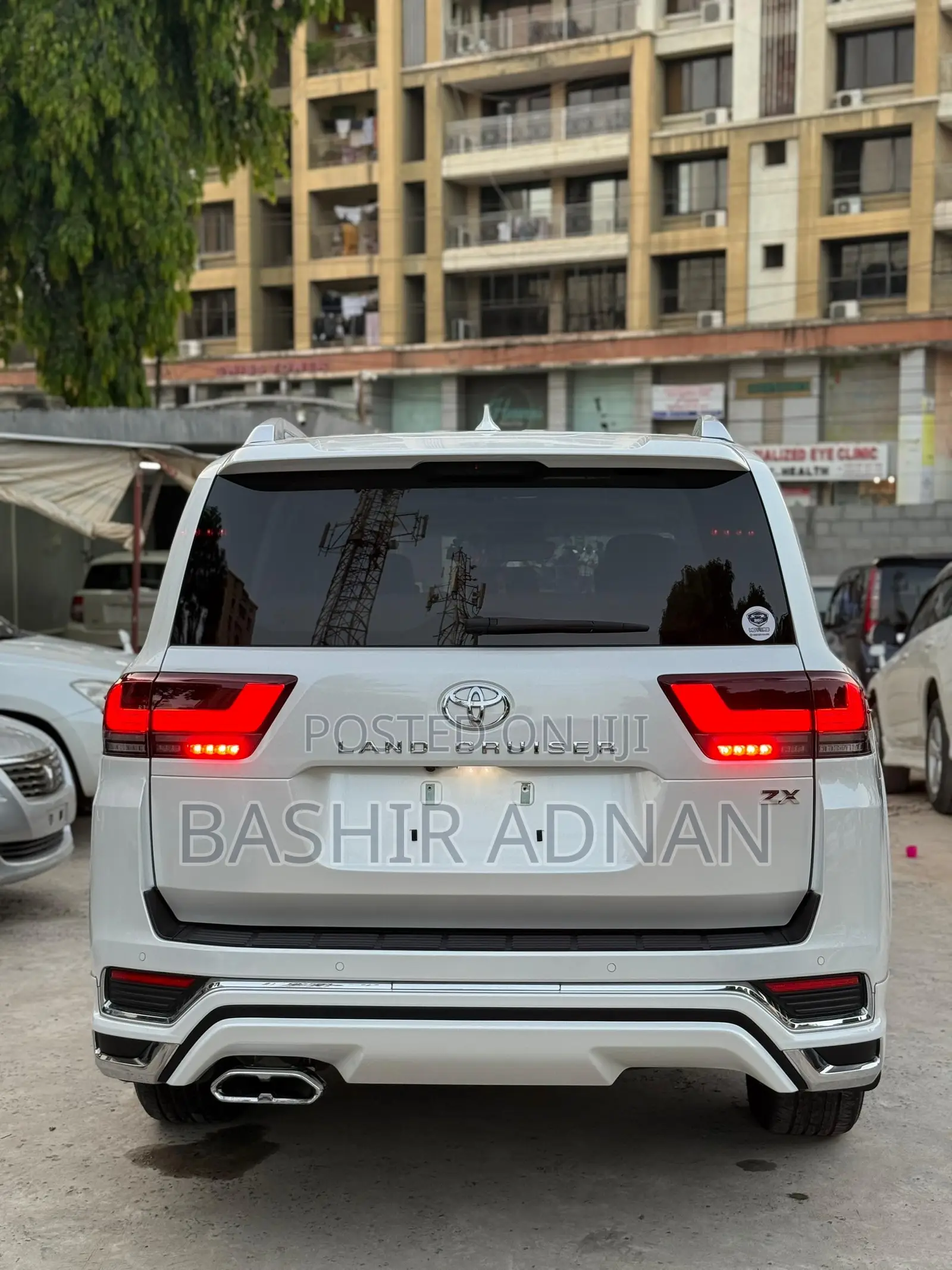 Toyota Land Cruiser LC300 2023 Pearl