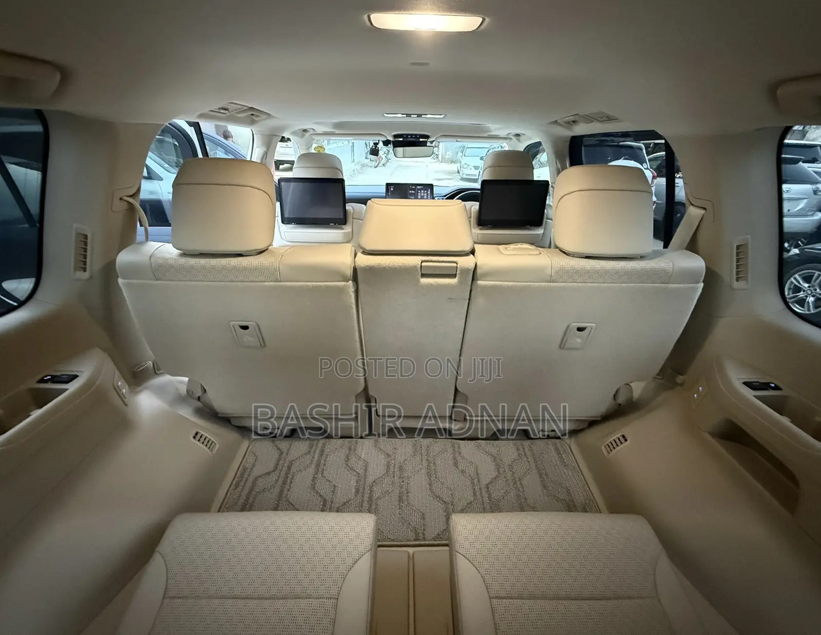 Toyota Land Cruiser LC300 2023 Pearl