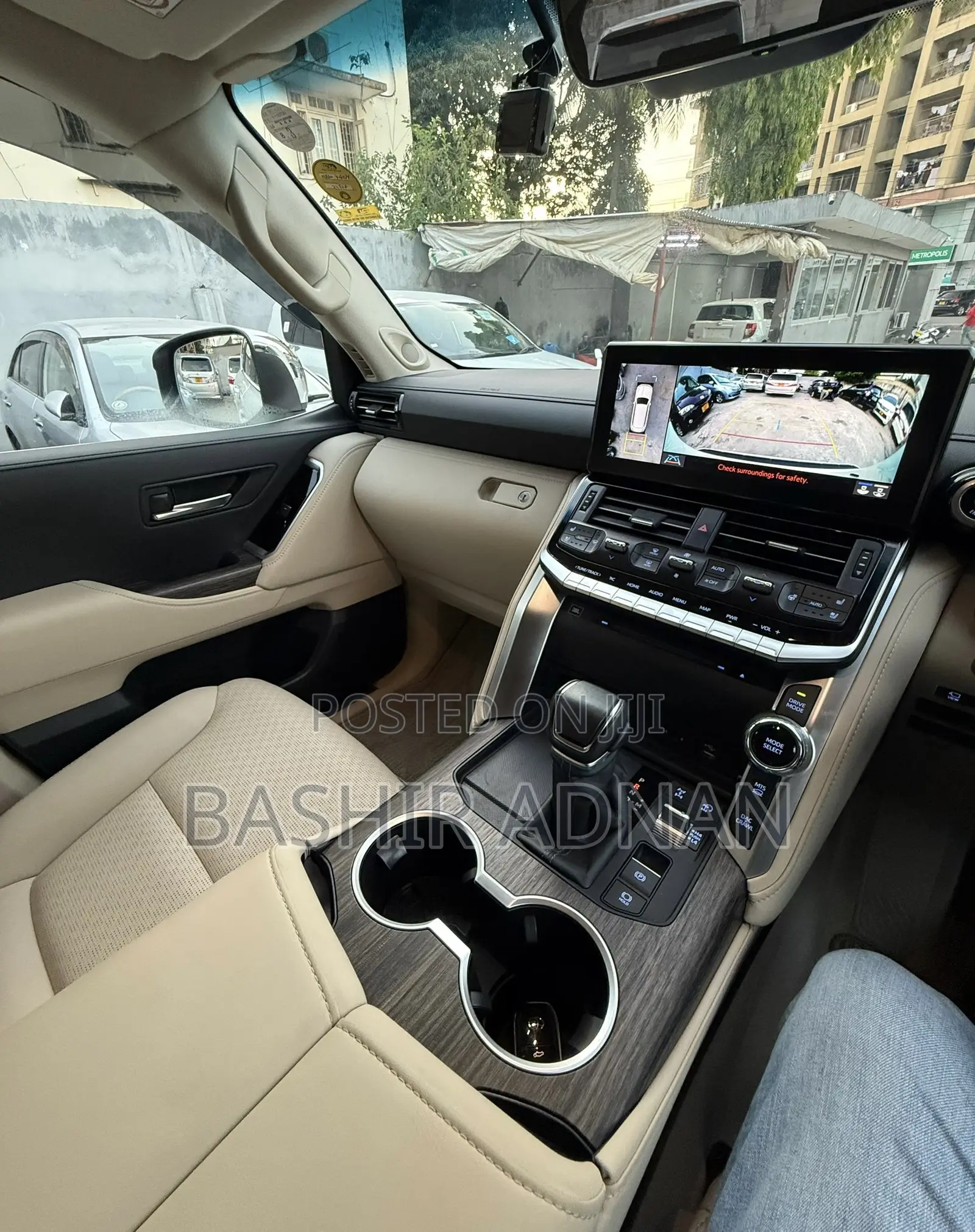 Toyota Land Cruiser LC300 2023 Pearl