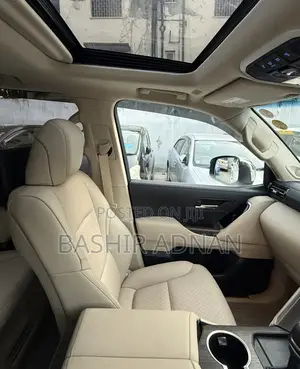 Toyota Land Cruiser LC300 2023 Pearl