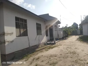 6bdrm House in Tanzania Daresalaam, Ilala for sale