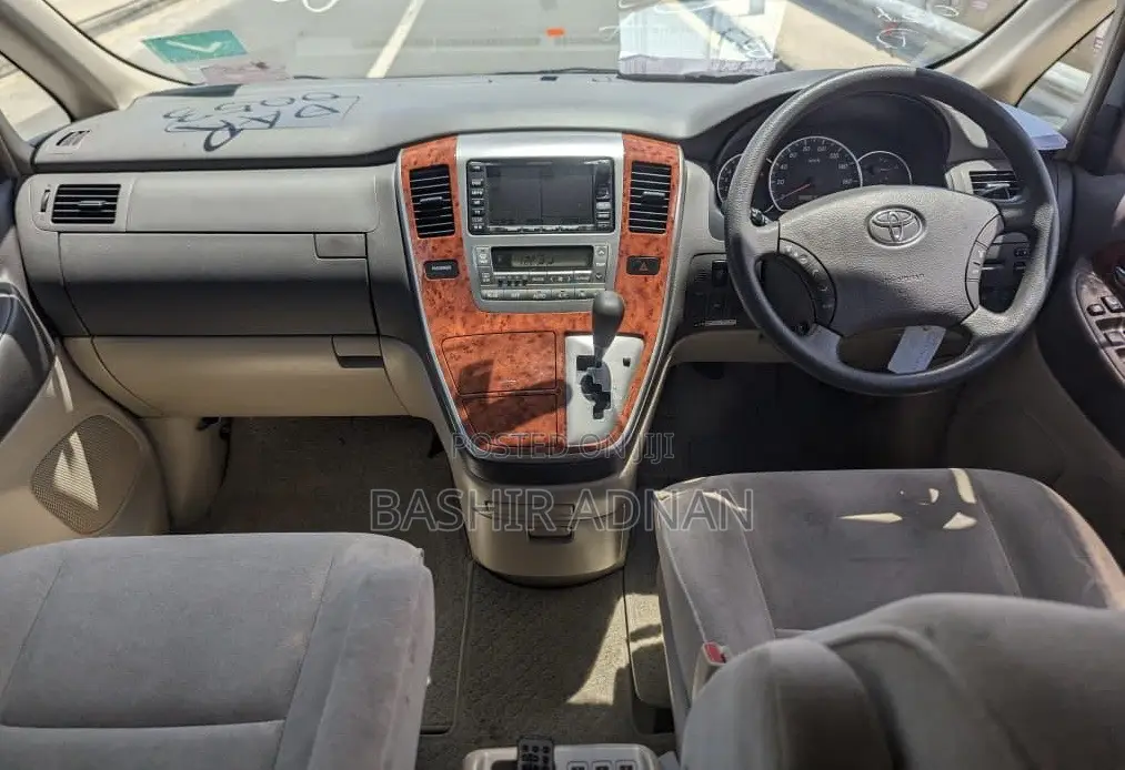 Toyota Alphard 2.4 Petrol FWD 2003 Gold