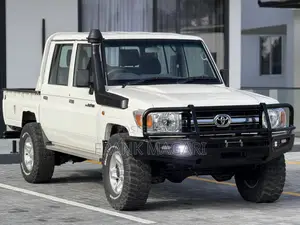 Toyota Land Cruiser 2017 White