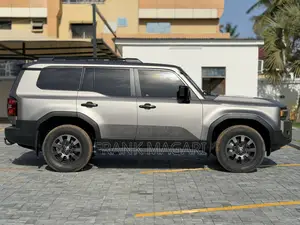 Toyota Land Cruiser Prado 2024 Gray