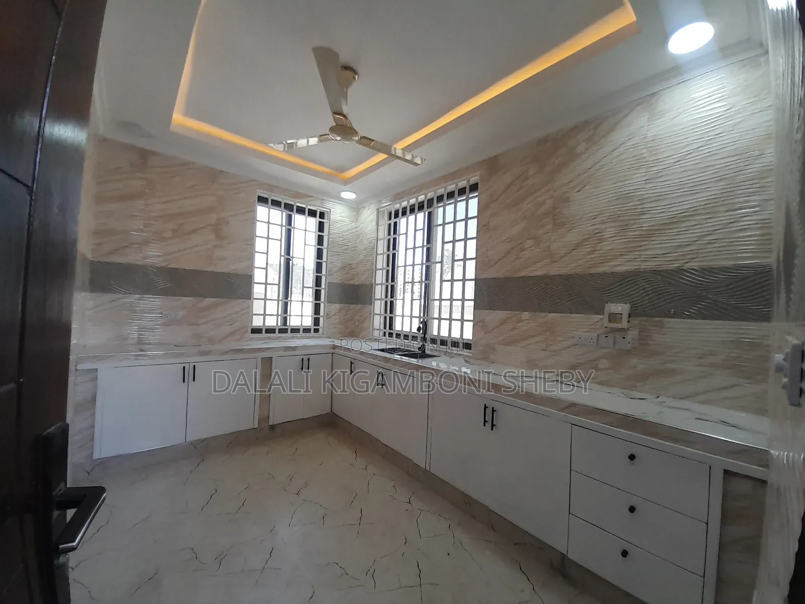 5bdrm House in Kigamboni Kisota for sale