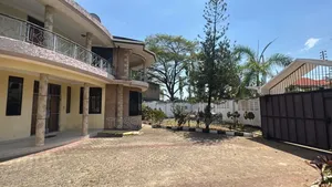 6bdrm House in Migombani Strt, Mikocheni for sale