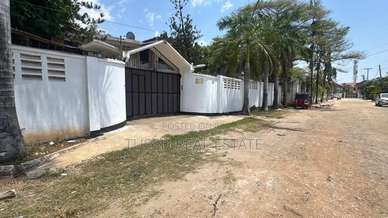6bdrm House in Migombani Strt, Mikocheni for sale