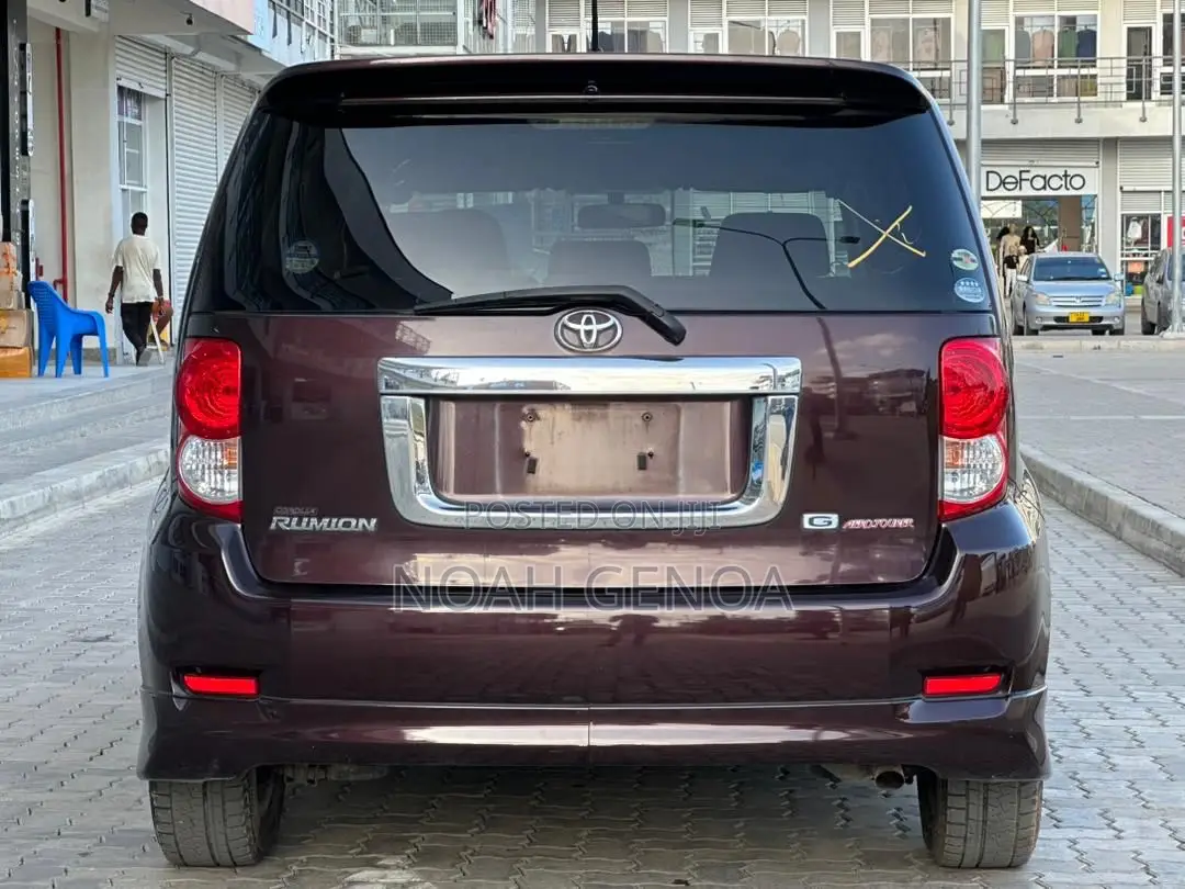 Toyota Corolla Rumion Hatchback 1.5 FWD 2009 Maroon