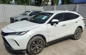 Toyota Harrier 2.0 2021 White