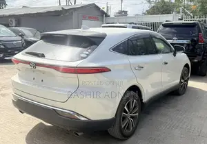 Toyota Harrier 2.0 2021 White