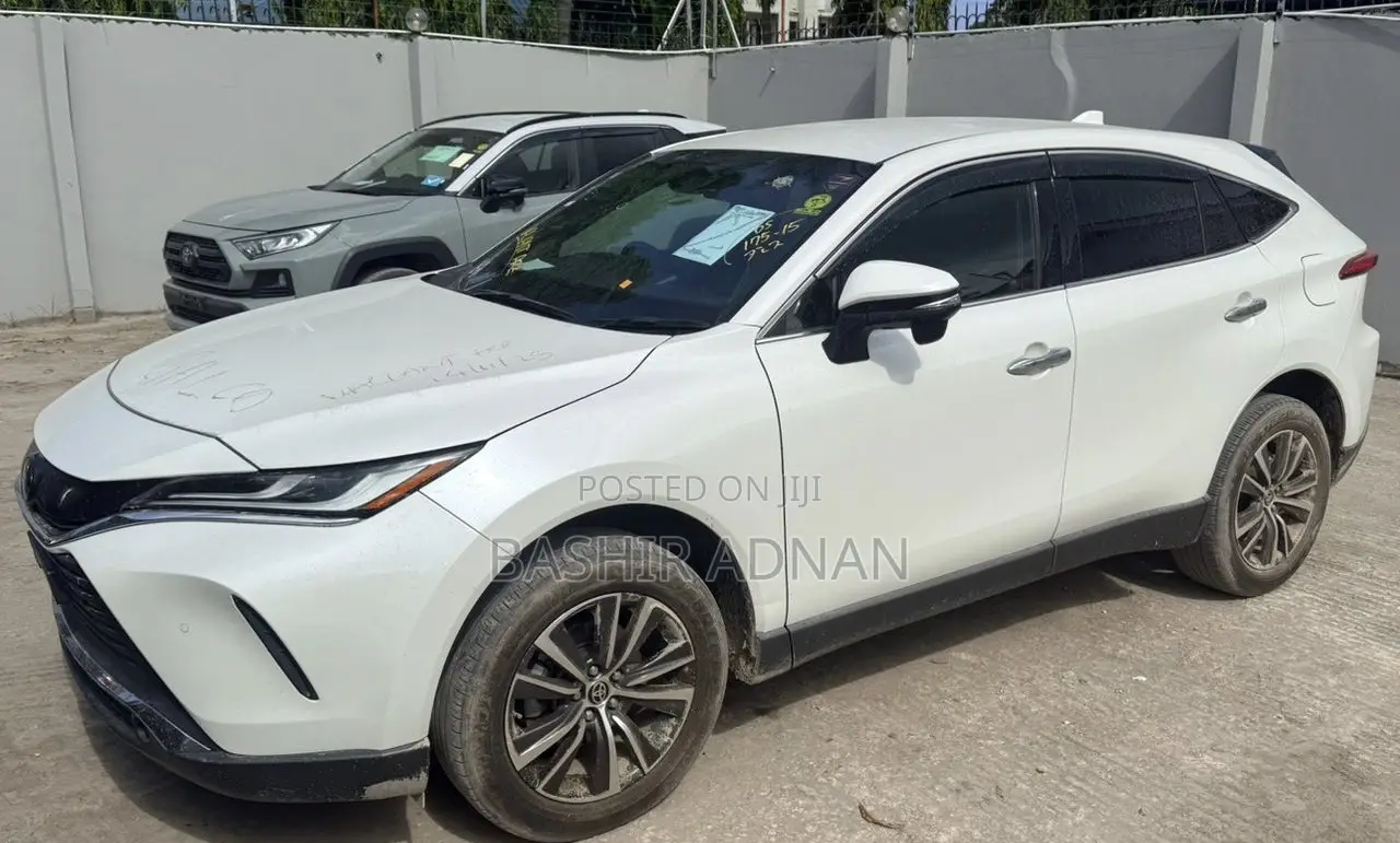 Toyota Harrier 2.0 2021 White