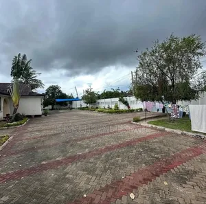 5bdrm House in Mbezi Beach for sale