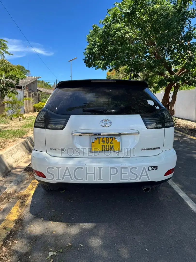 Toyota Harrier 2005 White