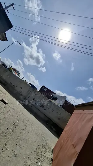 Plot 4 Investment Yard Factory It Look at Tarmac Main Road