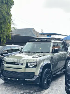 Land Rover Defender 2022 Green