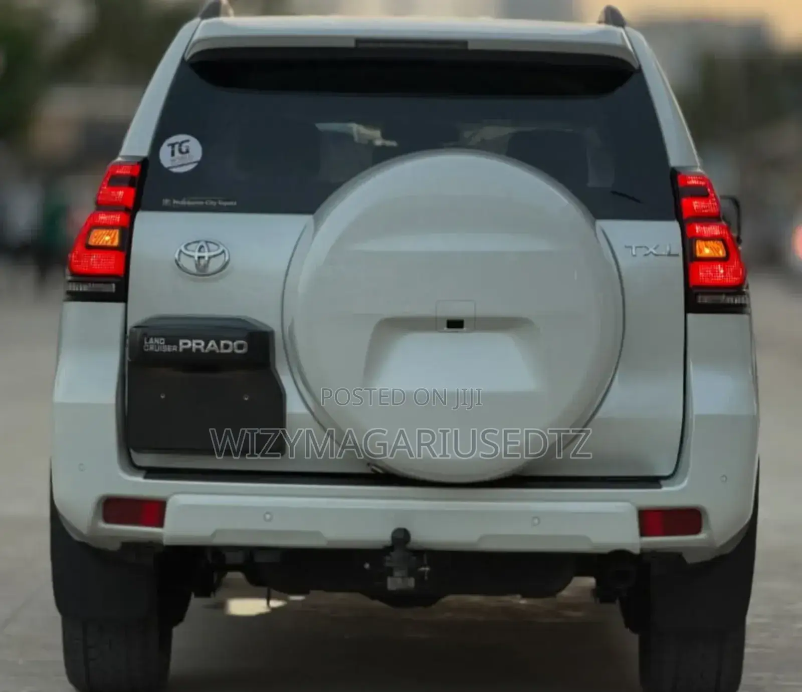 Toyota Land Cruiser Prado 2.8 2023 Ivory