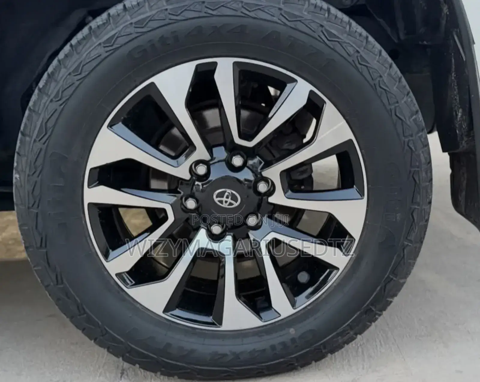 Toyota Land Cruiser Prado 2.8 2023 Ivory