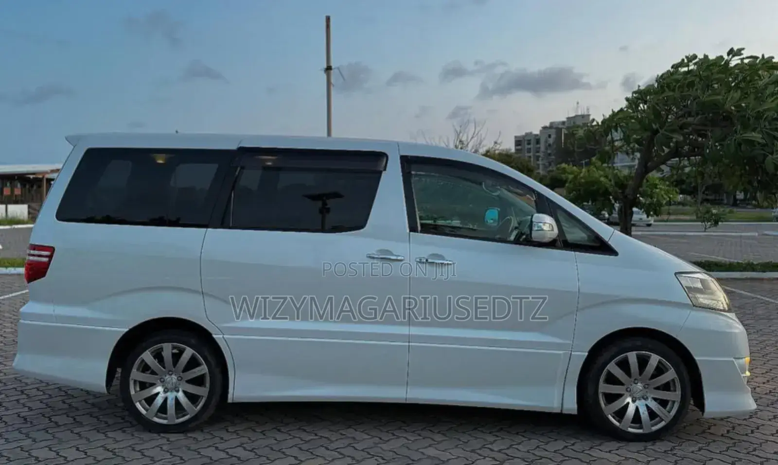 Toyota Alphard 2.4 Petrol AWD 2006 Pearl