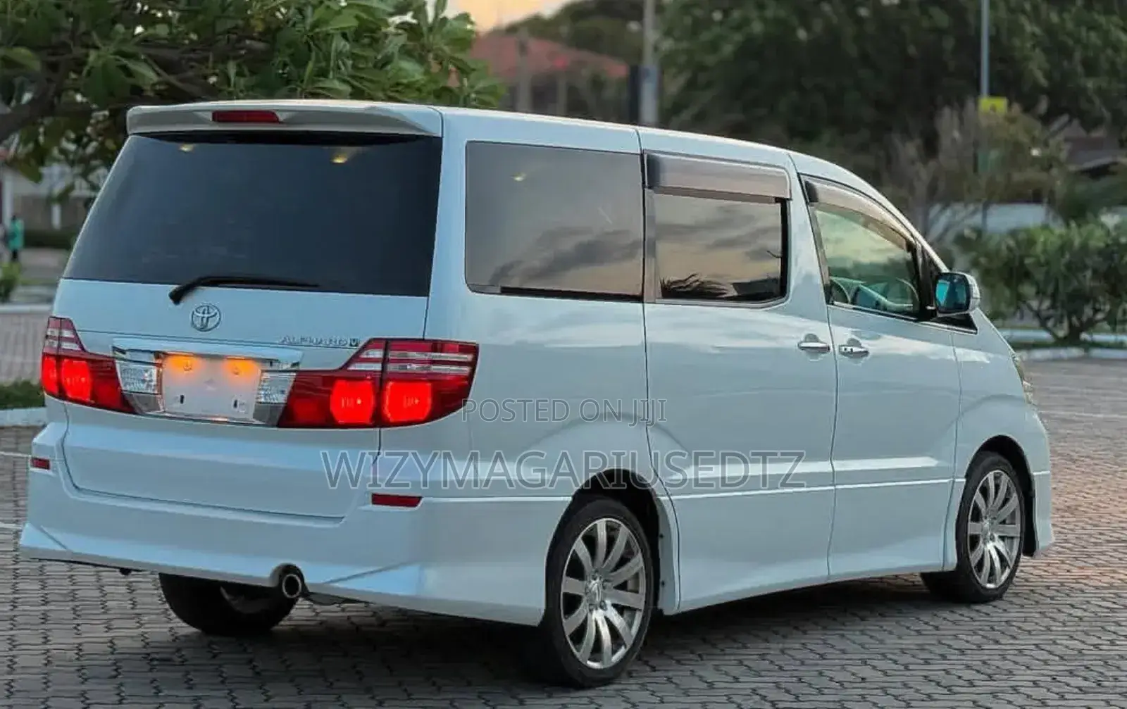 Toyota Alphard 2.4 Petrol AWD 2006 Pearl