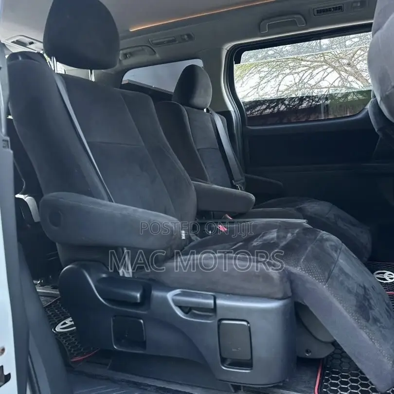 Toyota Vellfire 2011 White