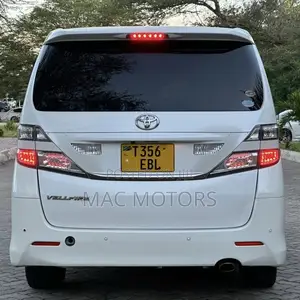 Toyota Vellfire 2011 White