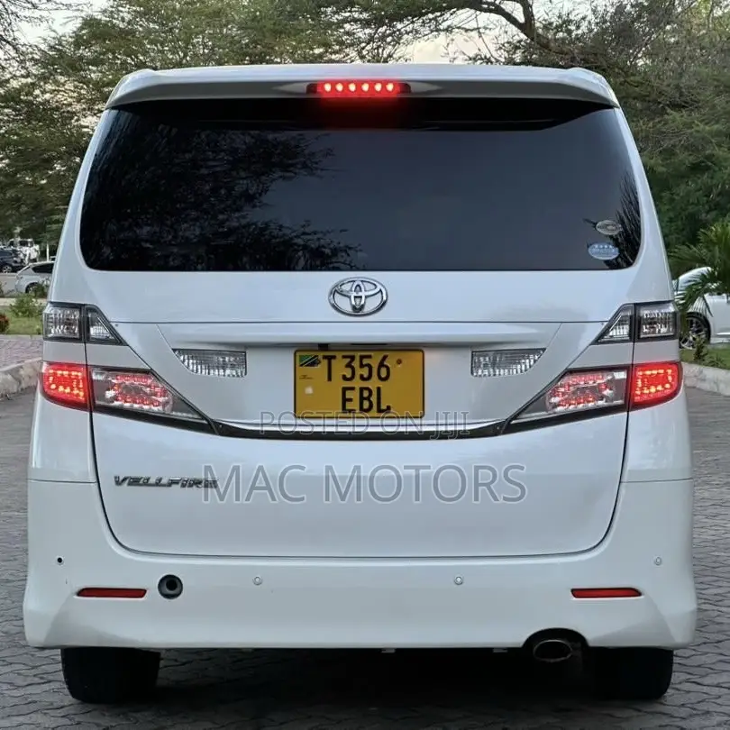 Toyota Vellfire 2011 White