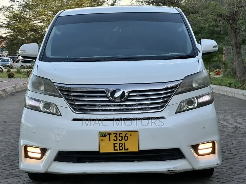 Toyota Vellfire 2011 White