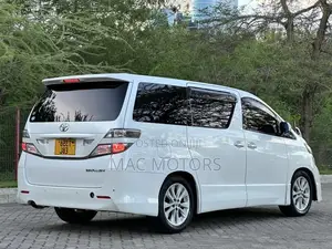 Toyota Vellfire 2011 White