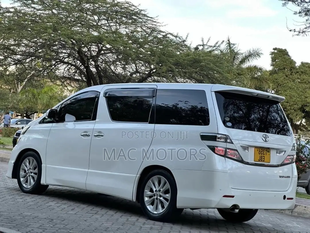 Toyota Vellfire 2011 White