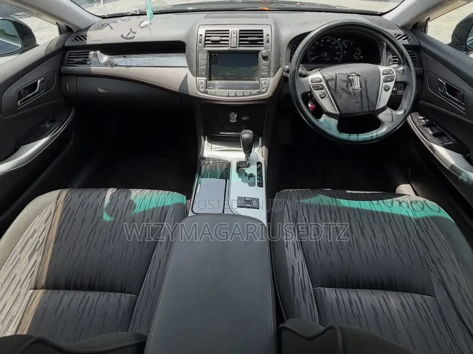 Toyota Crown 2010 Black