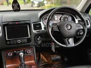 Volkswagen Touareg 2013 Black