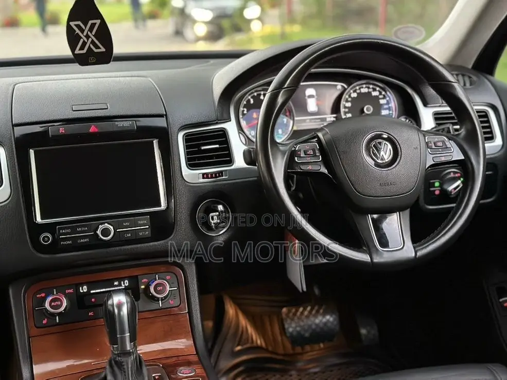 Volkswagen Touareg 2013 Black