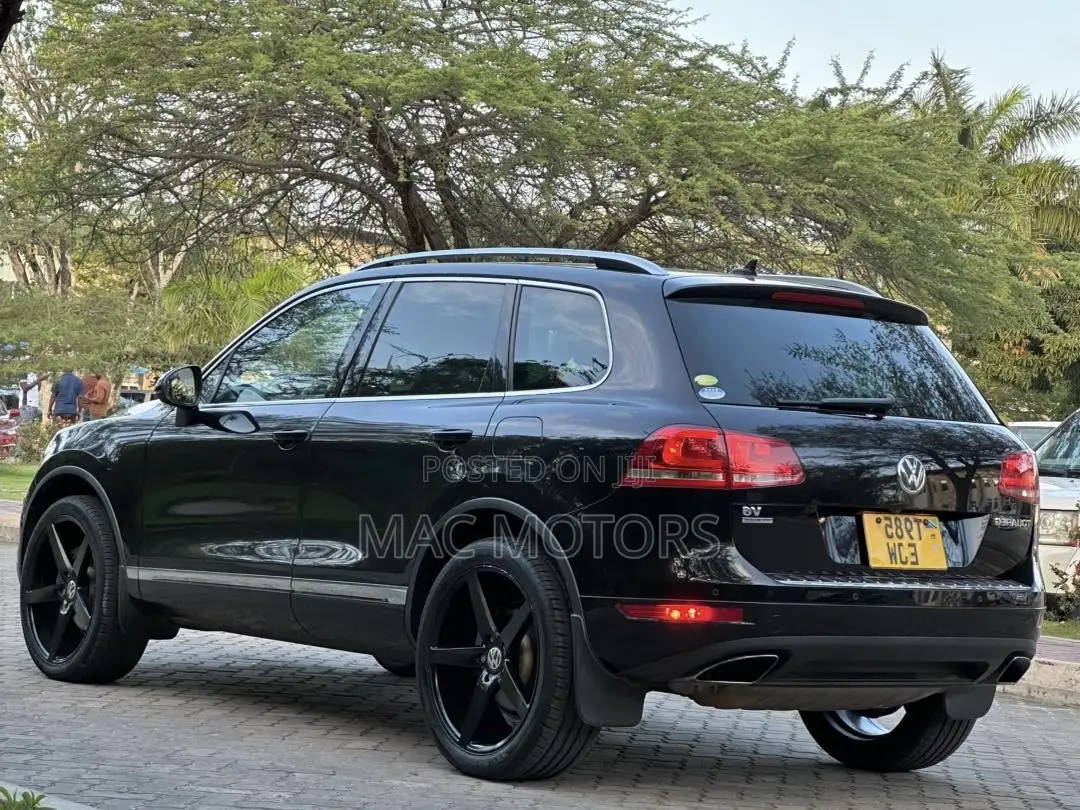 Volkswagen Touareg 2013 Black