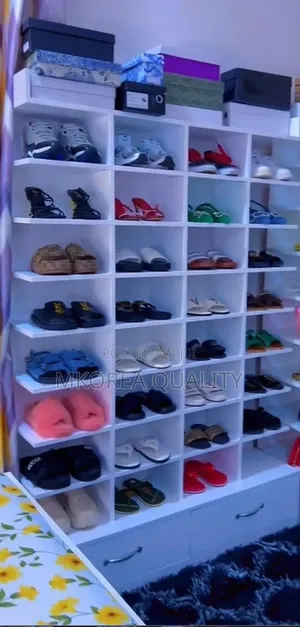 Shoeracks Kubwa Yakisasa