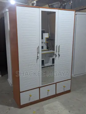 Kabatiii Milango Mitatu
