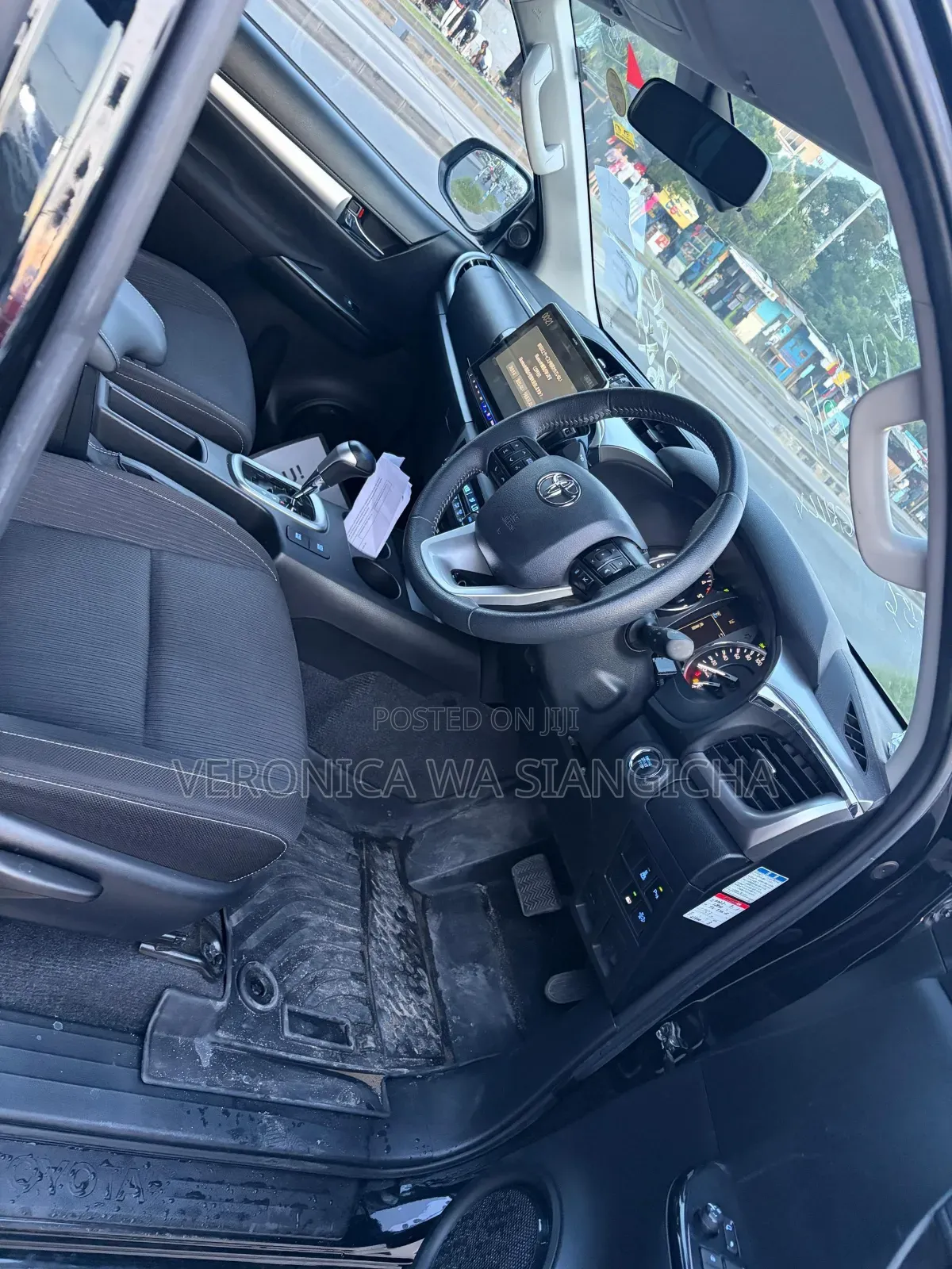 Toyota Hilux 2021 Black