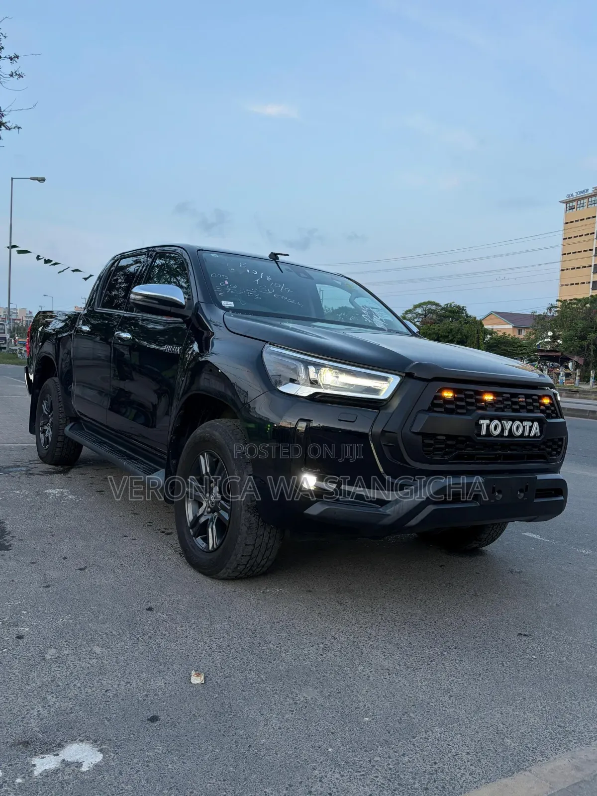 Toyota Hilux 2021 Black